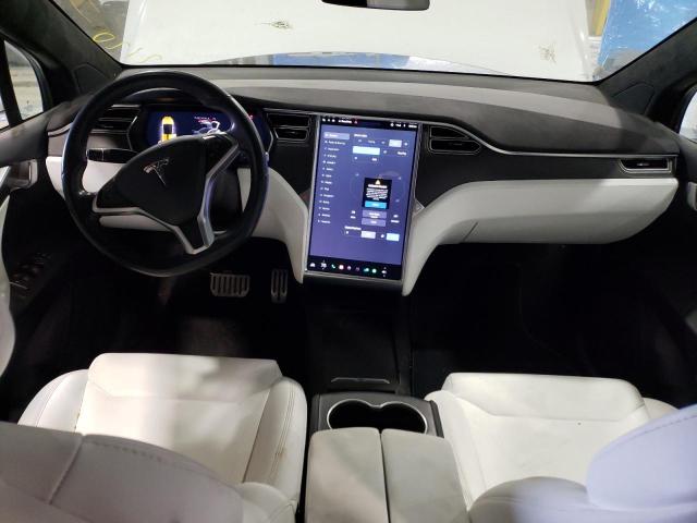 5YJXCDE40HF055814 - 2017 TESLA MODEL X WHITE photo 8