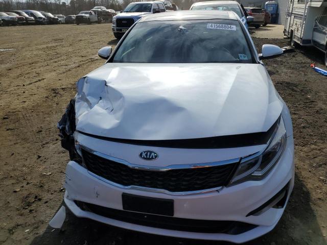 5XXGT4L30KG320942 - 2019 KIA OPTIMA LX WHITE photo 5