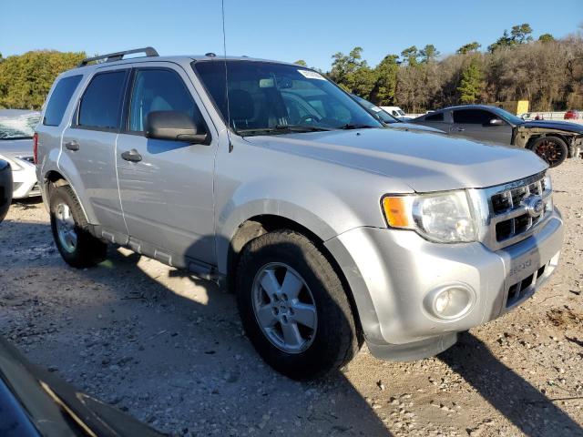 1FMCU9D75BKB34325 - 2011 FORD ESCAPE XLT SILVER photo 4