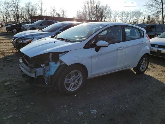 3FADP4EJ5JM126879 - 2018 FORD FIESTA SE WHITE photo 1