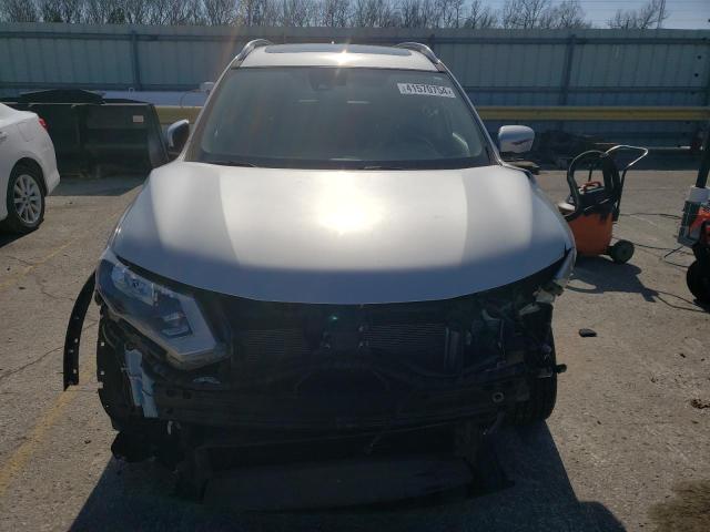 JN8AT2MVXKW381888 - 2019 NISSAN ROGUE S SILVER photo 5