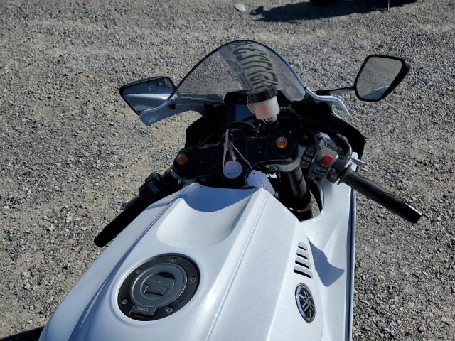 JYARM38Y9PA001641 - 2023 YAMAHA YZFR7 WHITE photo 9