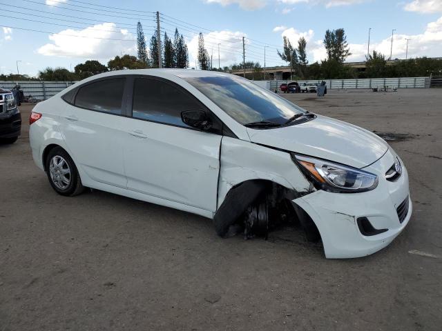 KMHCT4AE1GU981007 - 2016 HYUNDAI ACCENT SE WHITE photo 4