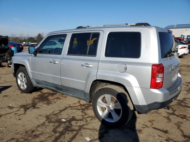 1J4NF4GB1BD141863 - 2011 JEEP PATRIOT LATITUDE SILVER photo 2