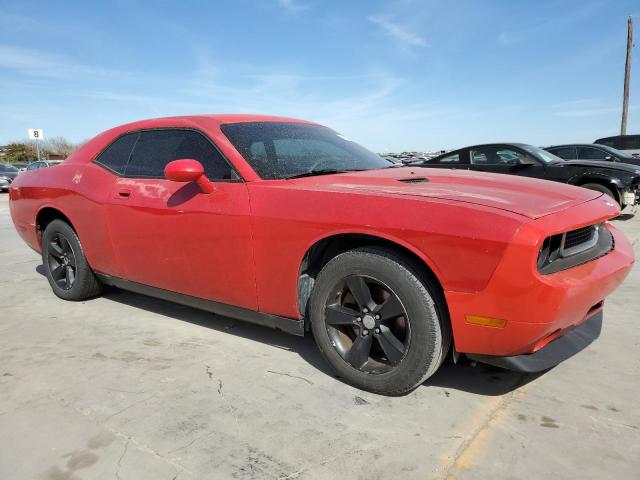 2B3CJ4DV3AH321522 - 2010 DODGE CHALLENGER SE RED photo 4