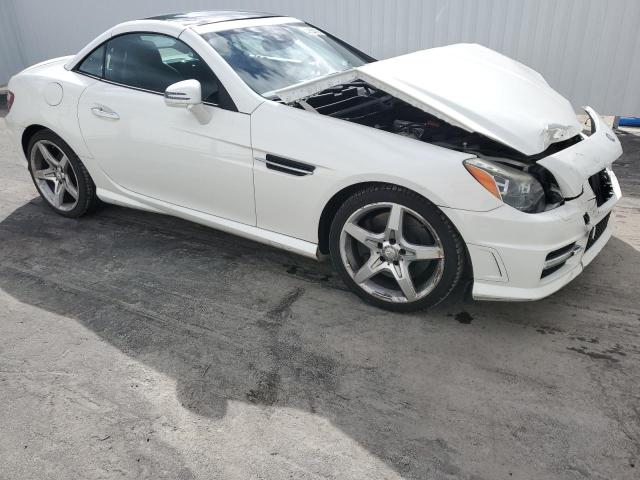 WDDPK4HA0DF068983 - 2013 MERCEDES-BENZ SLK 250 WHITE photo 4