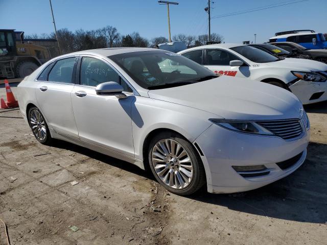 3LN6L2GK5FR620352 - 2015 LINCOLN MKZ WHITE photo 4