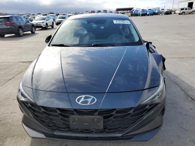 5NPLM4AG7NH070657 - 2022 HYUNDAI ELANTRA SEL GRAY photo 5