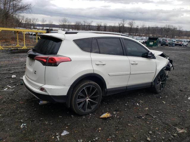 JTMJFREV4HJ712772 - 2017 TOYOTA RAV4 SE WHITE photo 3