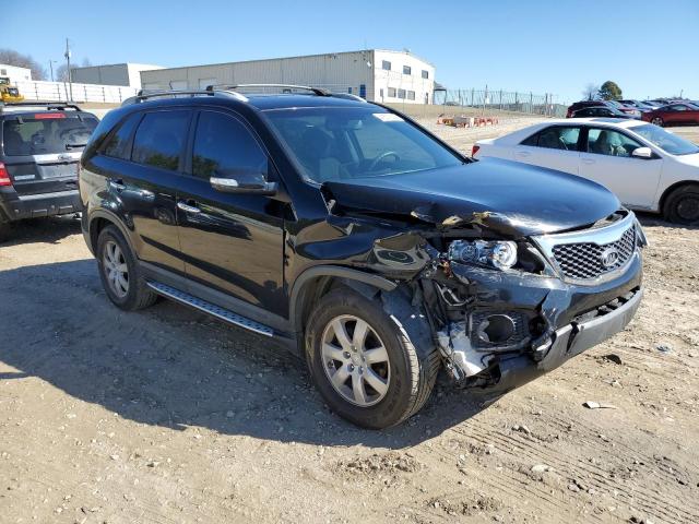 5XYKT3A64CG305908 - 2012 KIA SORENTO BASE BLACK photo 4