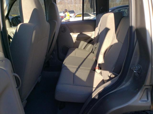 1J4GL38K55W685219 - 2005 JEEP LIBERTY RENEGADE 灰色 照片 11