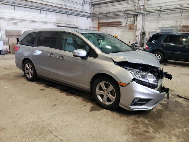 5FNRL6H78JB092660 - 2018 HONDA ODYSSEY EXL SILVER photo 4