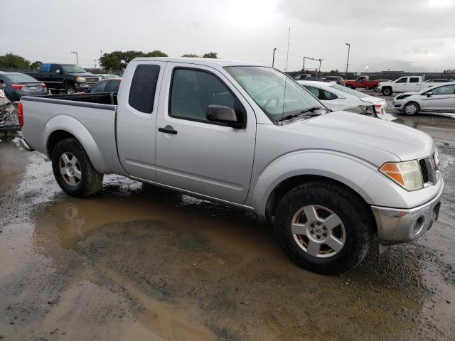 1N6AD06U98C432645 - 2008 NISSAN FRONTIER KING CAB LE SILVER photo 4