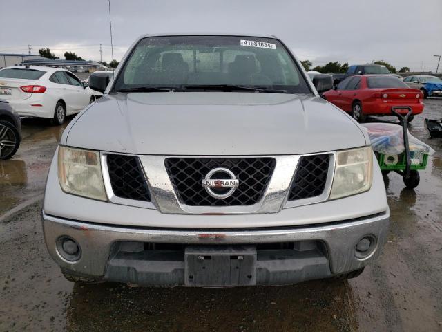 1N6AD06U98C432645 - 2008 NISSAN FRONTIER KING CAB LE SILVER photo 5