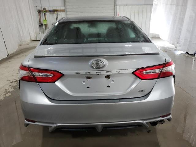 4T1G11AK6LU931354 - 2020 TOYOTA CAMRY SE SILVER photo 6