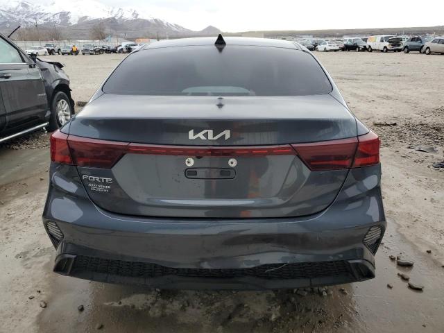 3KPF24AD6NE497003 - 2022 KIA FORTE FE CHARCOAL photo 6