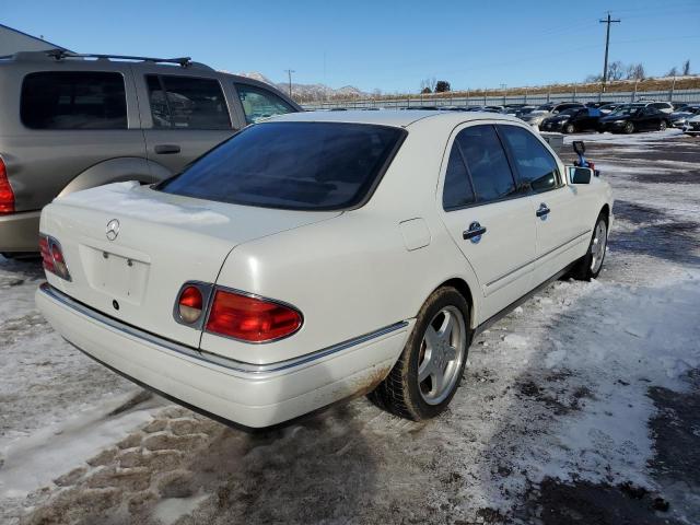 WDBJF65F9WA657481 - 1998 MERCEDES-BENZ E 320 WHITE photo 3