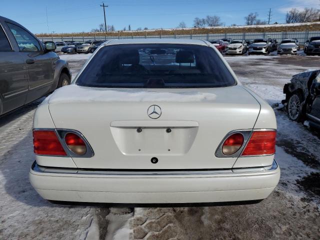 WDBJF65F9WA657481 - 1998 MERCEDES-BENZ E 320 WHITE photo 6