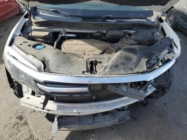 5FNYF5H95HB026558 - 2017 HONDA PILOT TOURING WHITE photo 12