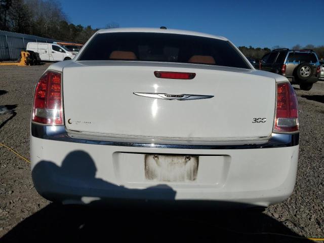 2C3CCAAG3DH741027 - 2013 CHRYSLER 300 WHITE photo 6