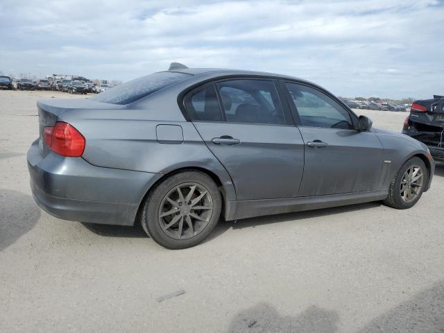 WBAPH7C59AE129802 - 2010 BMW 328 I GRAY photo 3