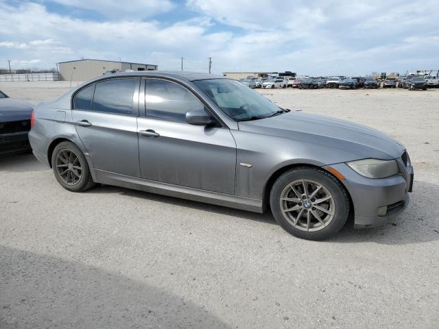 WBAPH7C59AE129802 - 2010 BMW 328 I GRAY photo 4