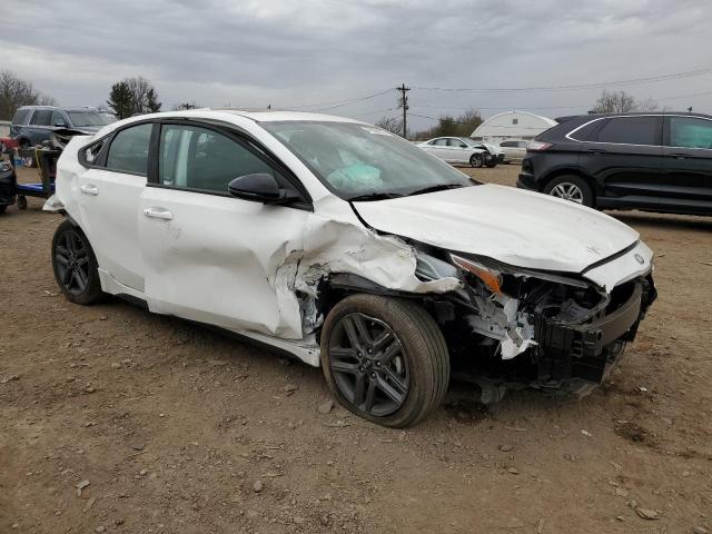 3KPF34AD0ME312505 - 2021 KIA FORTE GT LINE WHITE photo 4