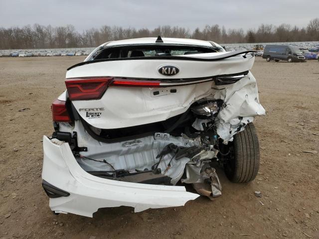 3KPF34AD0ME312505 - 2021 KIA FORTE GT LINE WHITE photo 6