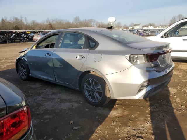 3KPF24AD9PE612437 - 2023 KIA FORTE LX SILVER photo 2