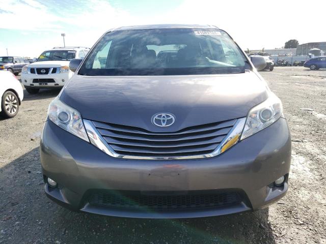 5TDYZ3DC0HS770674 - 2017 TOYOTA SIENNA XLE GRAY photo 5