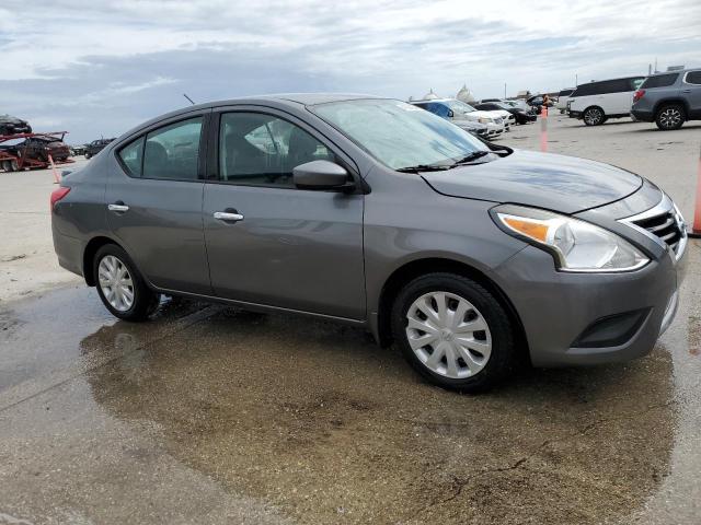 3N1CN7AP1HL901673 - 2017 NISSAN VERSA S GRAY photo 4