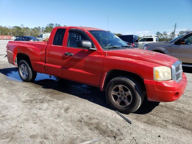 1D7HE42NX6S603514 - 2006 DODGE DAKOTA SLT RED photo 4