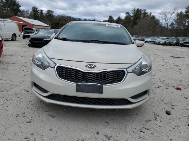 KNAFK4A69E5139288 - 2014 KIA FORTE LX WHITE photo 5