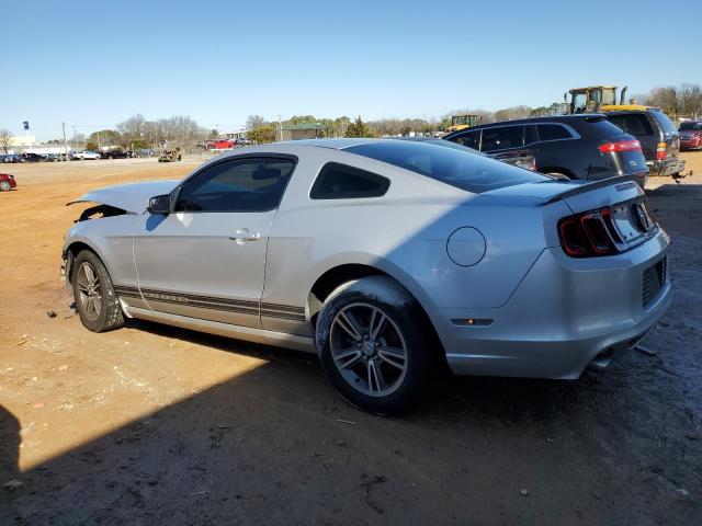 1ZVBP8AM2D5204244 - 2013 FORD MUSTANG SILVER photo 2