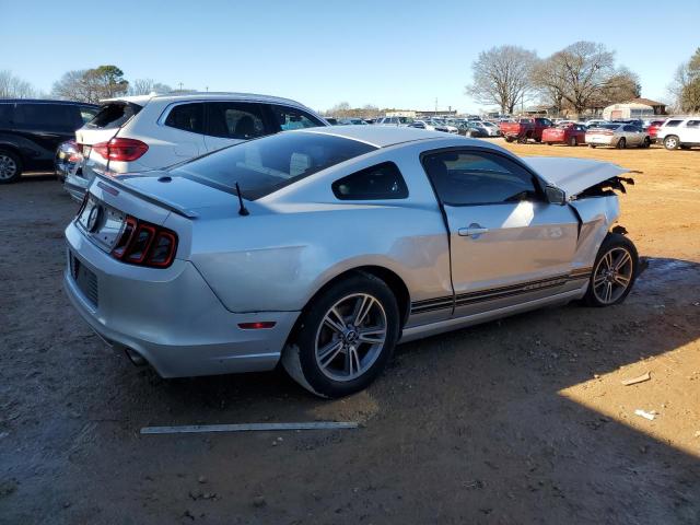 1ZVBP8AM2D5204244 - 2013 FORD MUSTANG SILVER photo 3