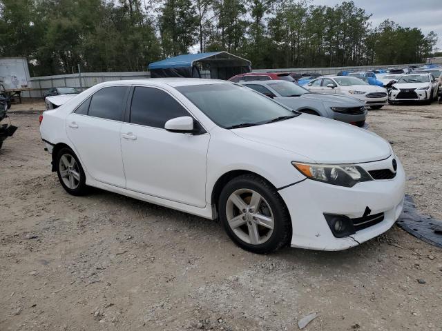 4T1BF1FK0EU864015 - 2014 TOYOTA CAMRY L WHITE photo 4