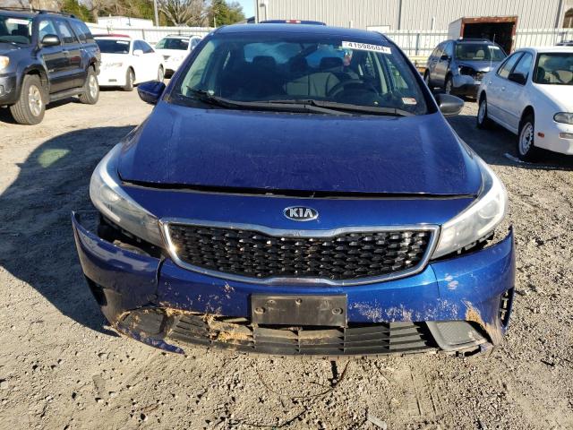 3KPFL4A70HE072971 - 2017 KIA FORTE LX BLUE photo 5