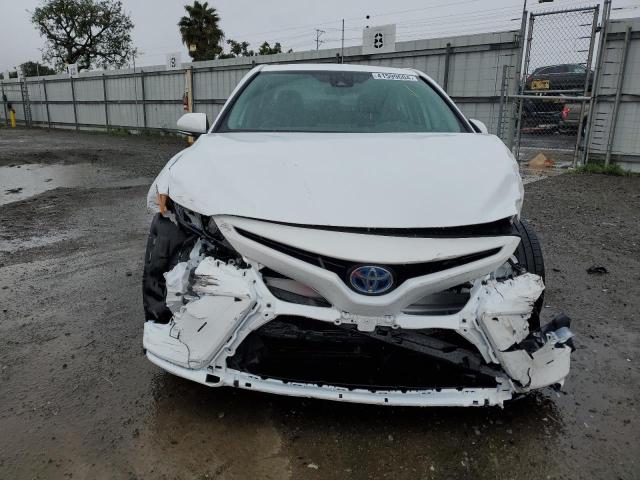 4T1G31AK9PU617701 - 2023 TOYOTA CAMRY SE NIGHT SHADE WHITE photo 5