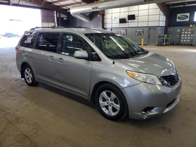 5TDKK3DC1CS217146 - 2012 TOYOTA SIENNA LE SILVER photo 4