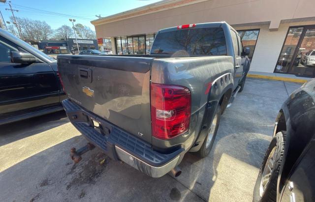 1GCPKSE32BF173543 - 2011 CHEVROLET SILVERADO K1500 LT GRAY photo 4