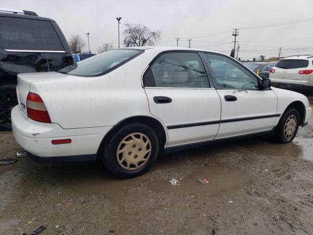 1HGCD5524RA004327 - 1994 HONDA ACCORD DX WHITE photo 3