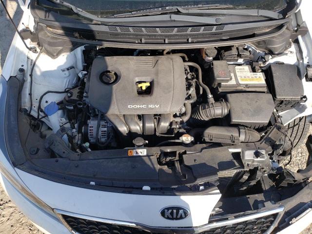 3KPFL4A74JE242674 - 2018 KIA FORTE LX WHITE photo 11