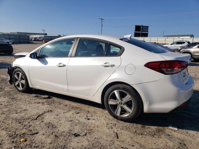 3KPFL4A74JE242674 - 2018 KIA FORTE LX WHITE photo 2