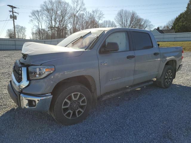 5TFDY5F17JX740208 - 2018 TOYOTA TUNDRA CREWMAX SR5 GRAY photo 1