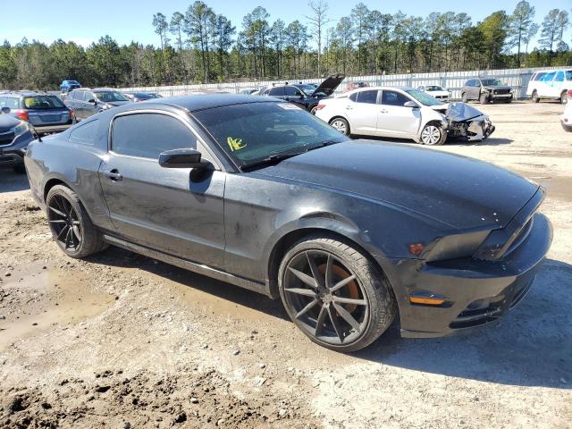 1ZVBP8AM9D5270502 - 2013 FORD MUSTANG BLACK photo 4