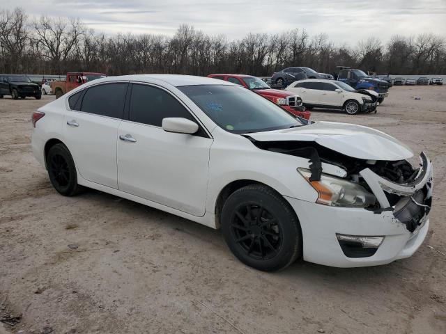 1N4AL3AP7FN895786 - 2015 NISSAN ALTIMA 2.5 WHITE photo 4