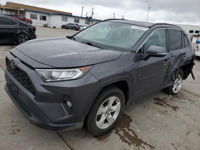 2T3P1RFV1LW103589 - 2020 TOYOTA RAV4 XLE GRAY photo 1