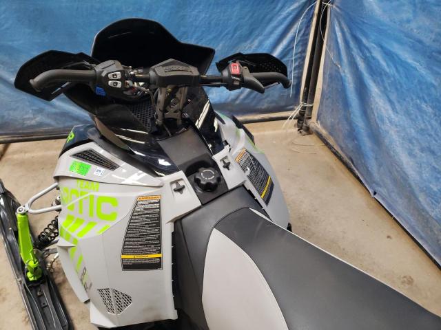 4UF18SNW2JT110983 - 2018 ARCTIC CAT ZR9000 TWO TONE photo 5