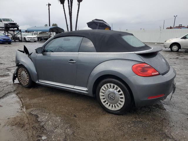 3VW5P7AT8DM817929 - 2013 VOLKSWAGEN BEETLE GRAY photo 2