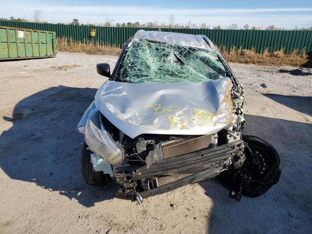 3N1CP5CU8JL531488 - 2018 NISSAN KICKS S SILVER photo 5